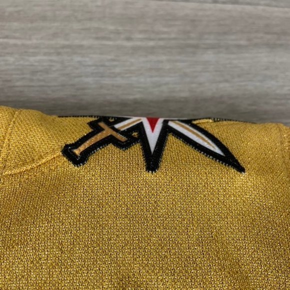 Kids Las Vegas Golden Knight NHL hockey jersey size small/medium - Picture 6 of 11